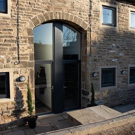 Unique Barn Conversion In Saddleworth Oldham Exteriör bild
