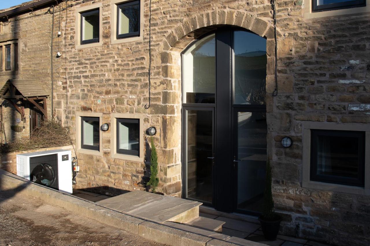 Unique Barn Conversion In Saddleworth Oldham Exteriör bild