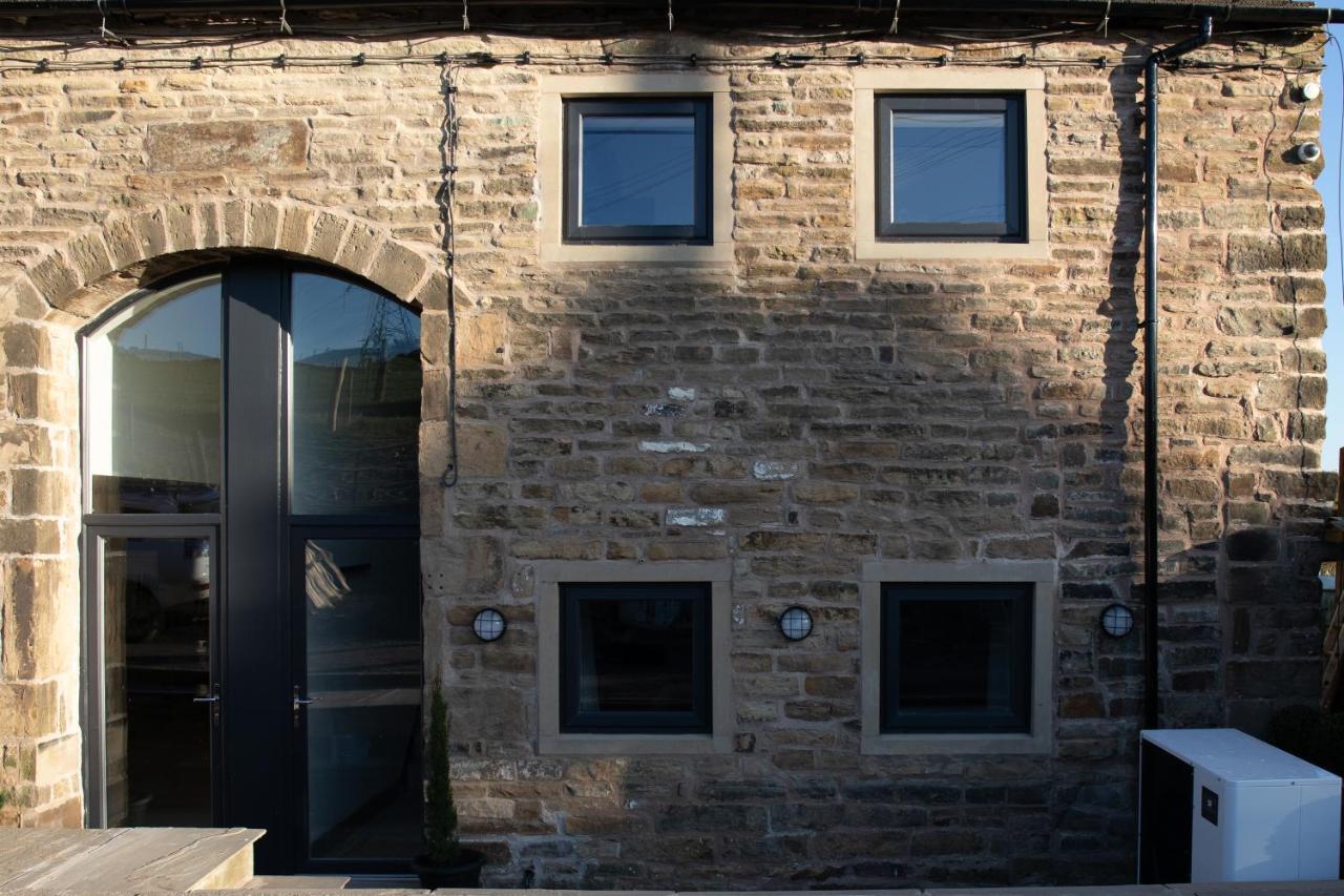 Unique Barn Conversion In Saddleworth Oldham Exteriör bild