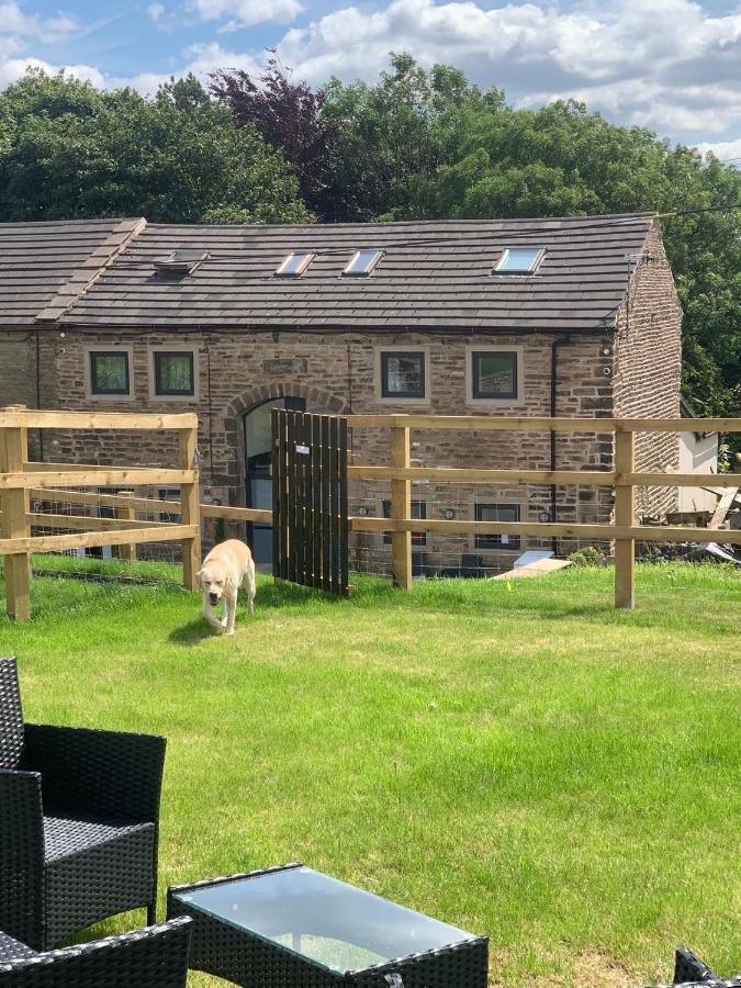 Unique Barn Conversion In Saddleworth Oldham Exteriör bild